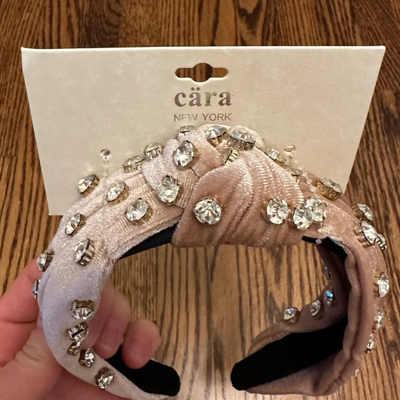 NWT Cära Velvet & Rhinestone Knotted Headband - Picture 3 of 3